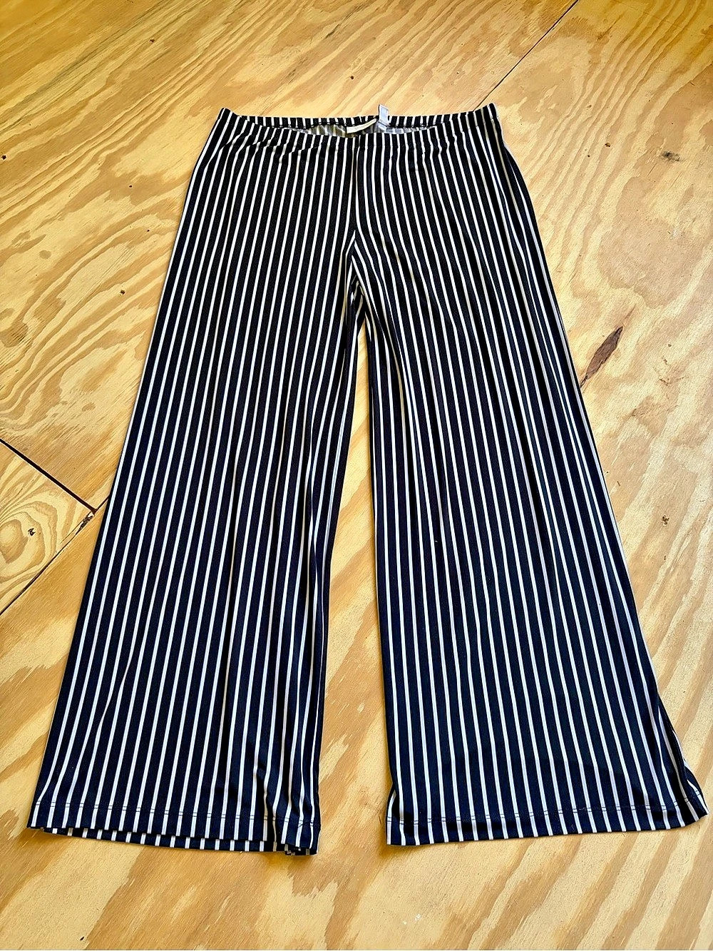 Chico's Striped Wide Leg Pants in Black & White Size 3